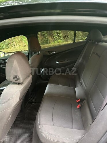 Chevrolet Cruze-12