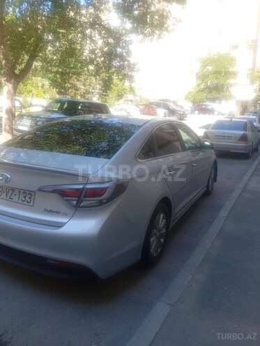 Hyundai Sonata-4