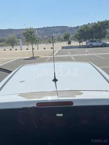 Hyundai i20-10