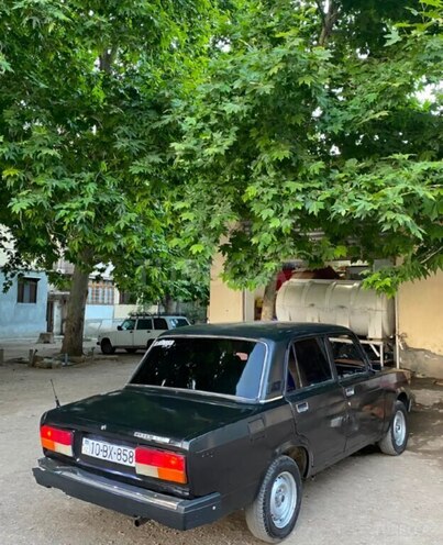 LADA (VAZ) 2107-2
