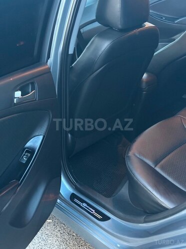 Hyundai Accent-7