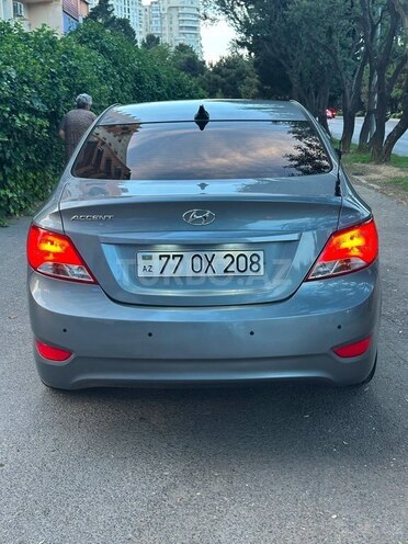 Hyundai Accent-2