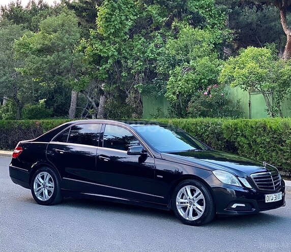 Mercedes E 220-3