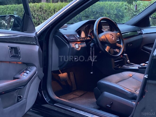Mercedes E 220-10