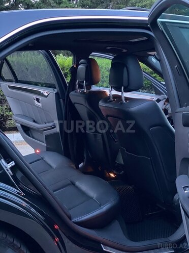 Mercedes E 220-13