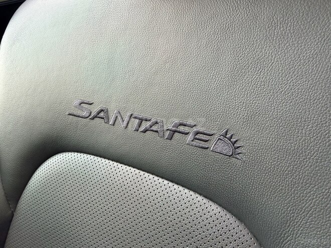 Hyundai Santa Fe-12