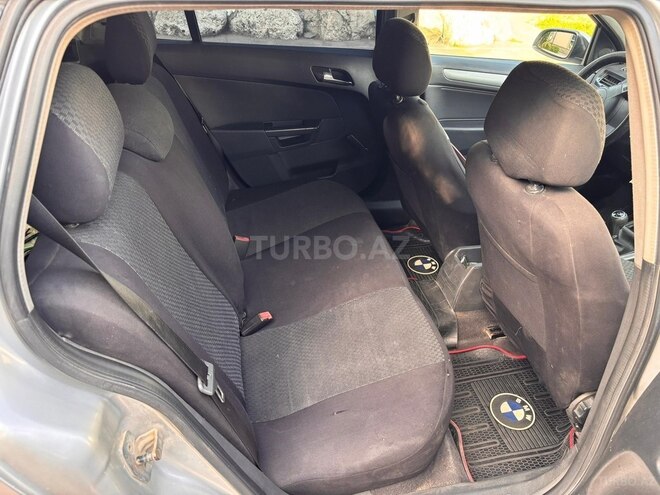 Opel Astra-11
