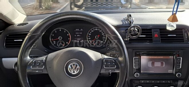 Volkswagen Jetta-4