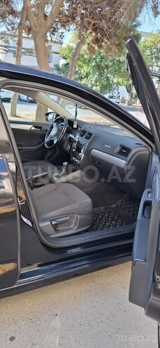 Volkswagen Jetta-6