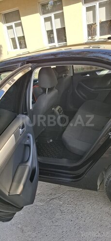 Volkswagen Jetta-9