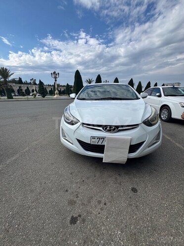 Hyundai Elantra-10