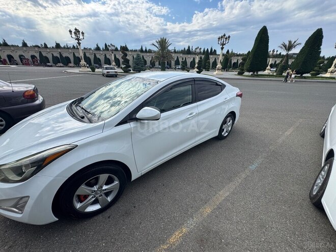 Hyundai Elantra-11