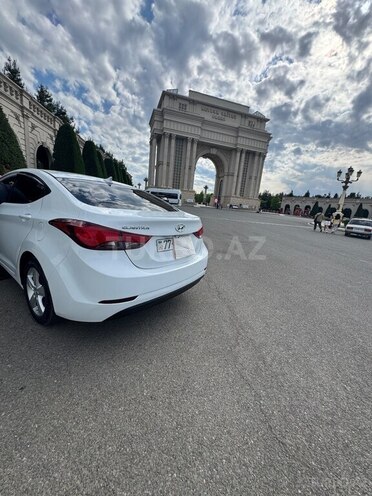 Hyundai Elantra-14