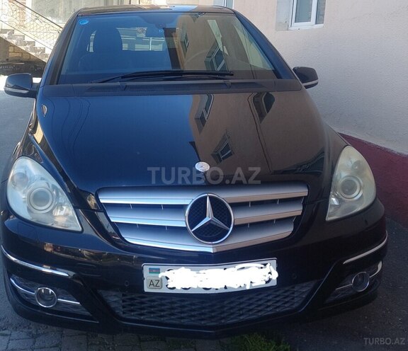 Mercedes B 180-1