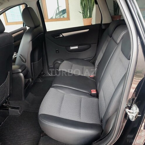 Mercedes B 180-4