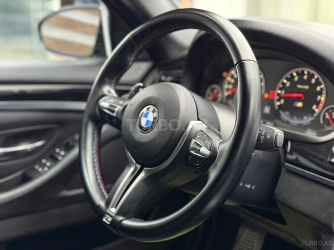 BMW M5-16