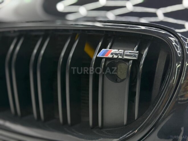 BMW M5-12