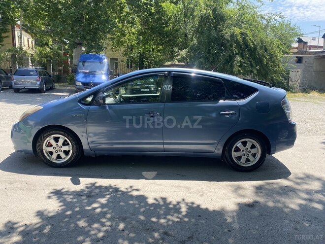 Toyota Prius-5