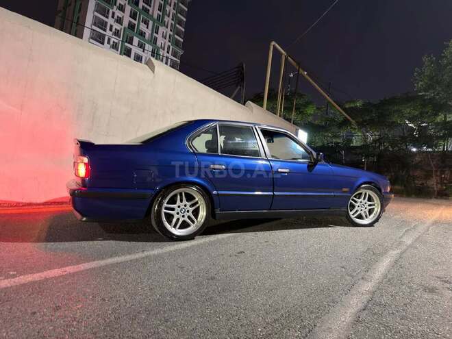 BMW 525-12