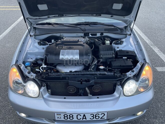 Hyundai Sonata-12