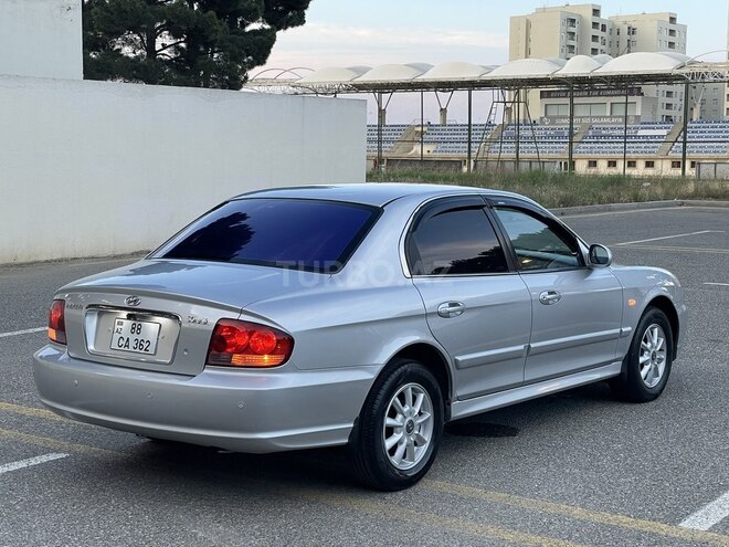 Hyundai Sonata-6