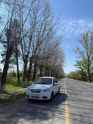 Chevrolet Aveo-8