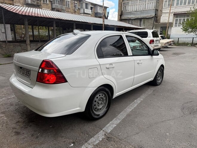 Chevrolet Aveo-5