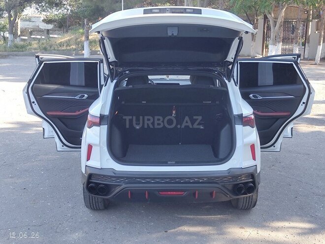 Geely Coolray-14