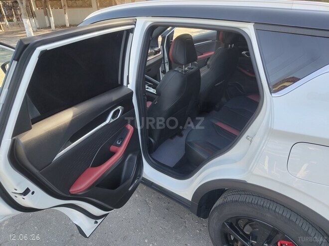 Geely Coolray-21