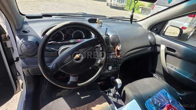 Chevrolet Aveo-5