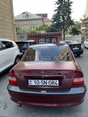 Opel Vectra-4