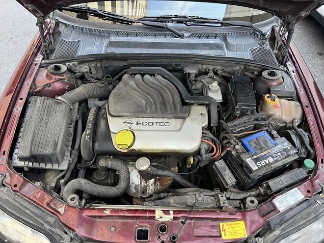 Opel Vectra-11