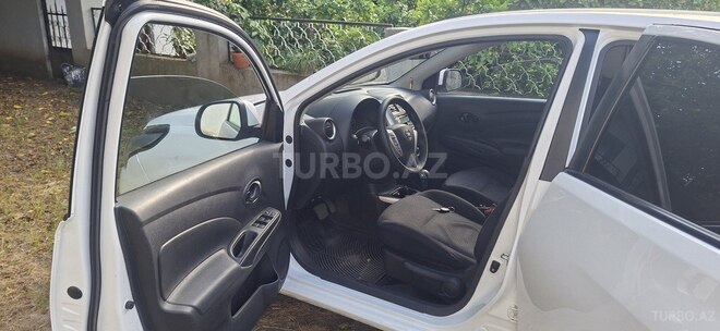 Nissan Sunny-7