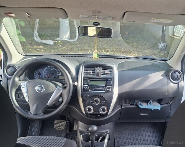 Nissan Sunny-12