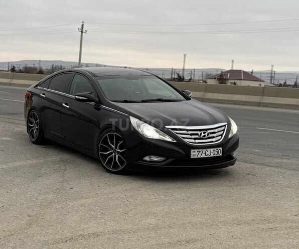 Hyundai Sonata-1