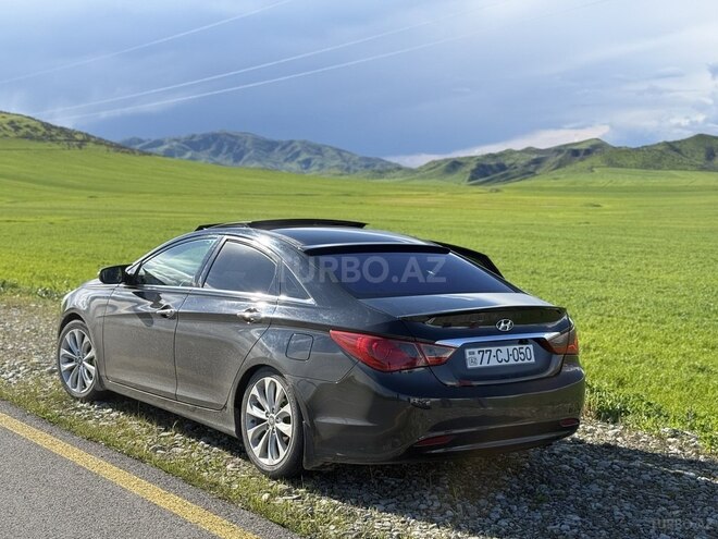 Hyundai Sonata-2