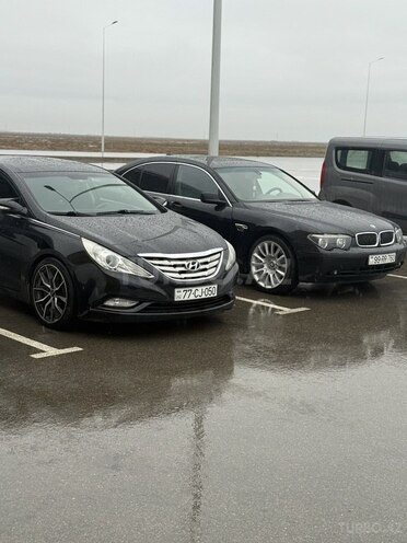 Hyundai Sonata-12