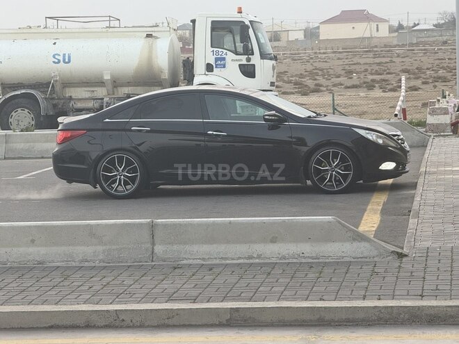Hyundai Sonata-14