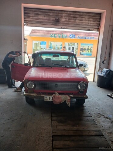 LADA (VAZ) 21011-1