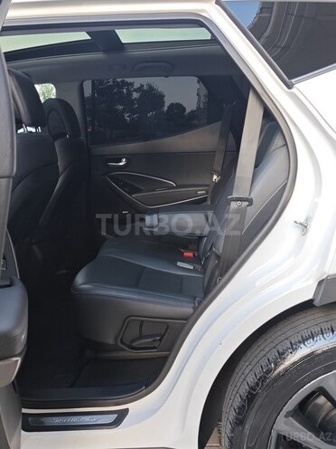 Hyundai Santa Fe-13