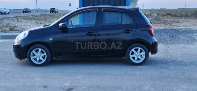 Nissan March-4