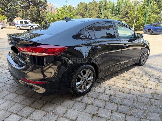 Hyundai Elantra-7