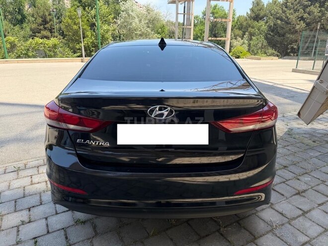 Hyundai Elantra-2