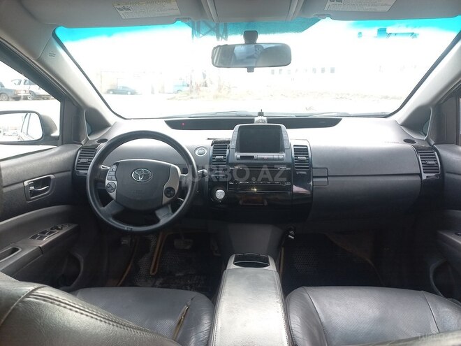 Toyota Prius-4