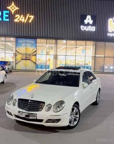 Mercedes E 220-1