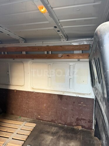 Ford Transit-5