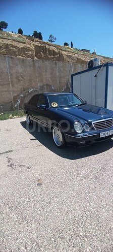 Mercedes E 230-3