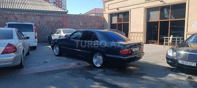 Mercedes E 230-6