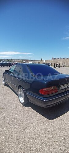 Mercedes E 230-4