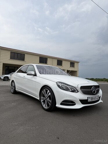 Mercedes E 220-17